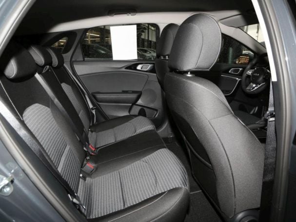 KIA Ceed 1.5T DCT Vision Navi Kamera Komfort-Paket KIA Ceed 1.5T DCT Vision Navi Kamera Komfort-Paket