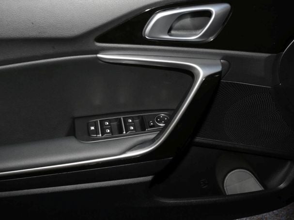 KIA Ceed 1.5T DCT Vision Navi Kamera Lenkradhzg ACC KIA Ceed 1.5T DCT Vision Navi Kamera Lenkradhzg ACC