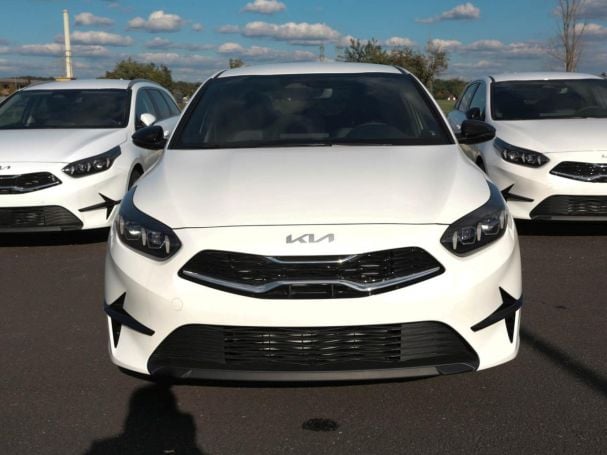 KIA Ceed 1.5T Nightline Navi Rückfahrkamera Privacy KIA Ceed 1.5T Nightline Navi Rückfahrkamera Privacy