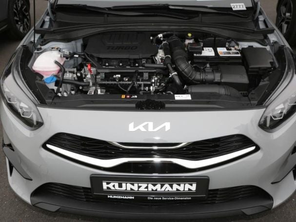 KIA Ceed 1.5T Nightline Navi Kamera Lenkradhzg LED KIA Ceed 1.5T Nightline Navi Kamera Lenkradhzg LED