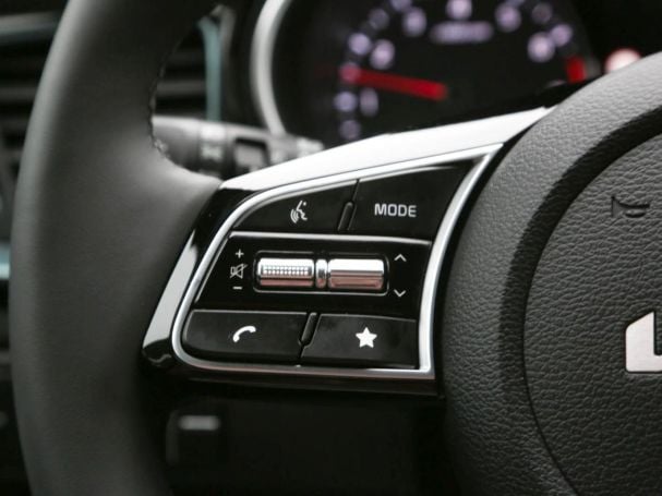 KIA Ceed 1.5T Nightline Navi Kamera Lenkradhzg LED KIA Ceed 1.5T Nightline Navi Kamera Lenkradhzg LED