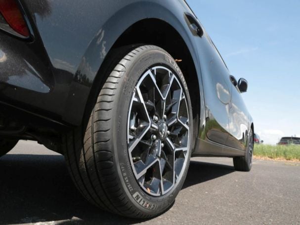 KIA Ceed 1.5T Nightline Navi Kamera Lenkradhzg KIA Ceed 1.5T Nightline Navi Kamera Lenkradhzg