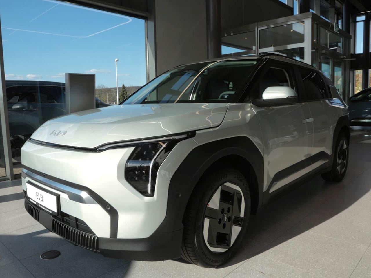 Kia EV3 EV3 58,3 kWh Earth Geländewagen / SUV Ivory Silver