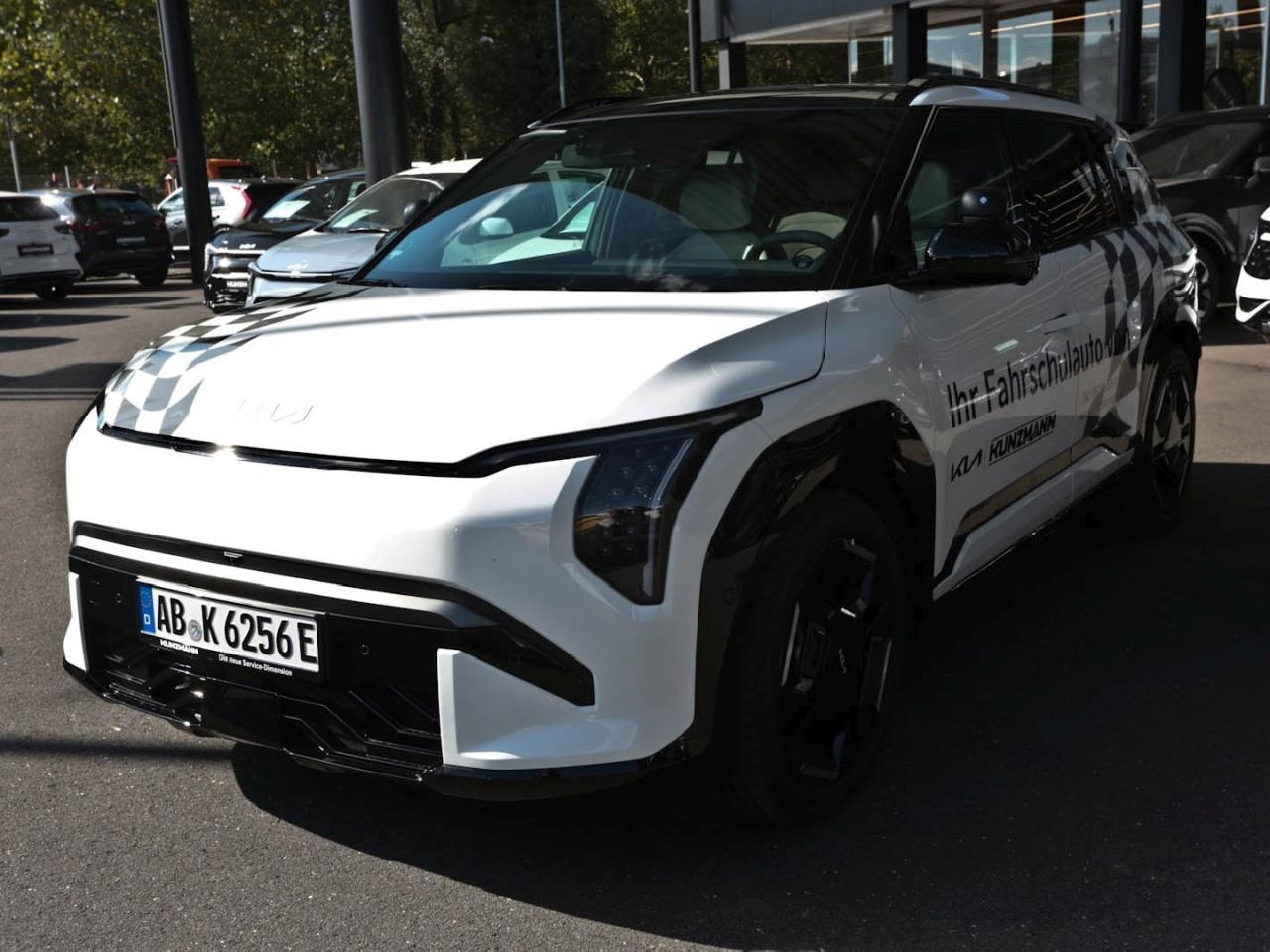 Kia EV3 EV3 81,4 kWh GT-Line Geländewagen / SUV Schneeweiß