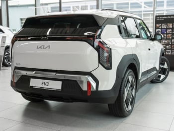 KIA EV3 58,3 kWh Earth Navi Wärmepumpe