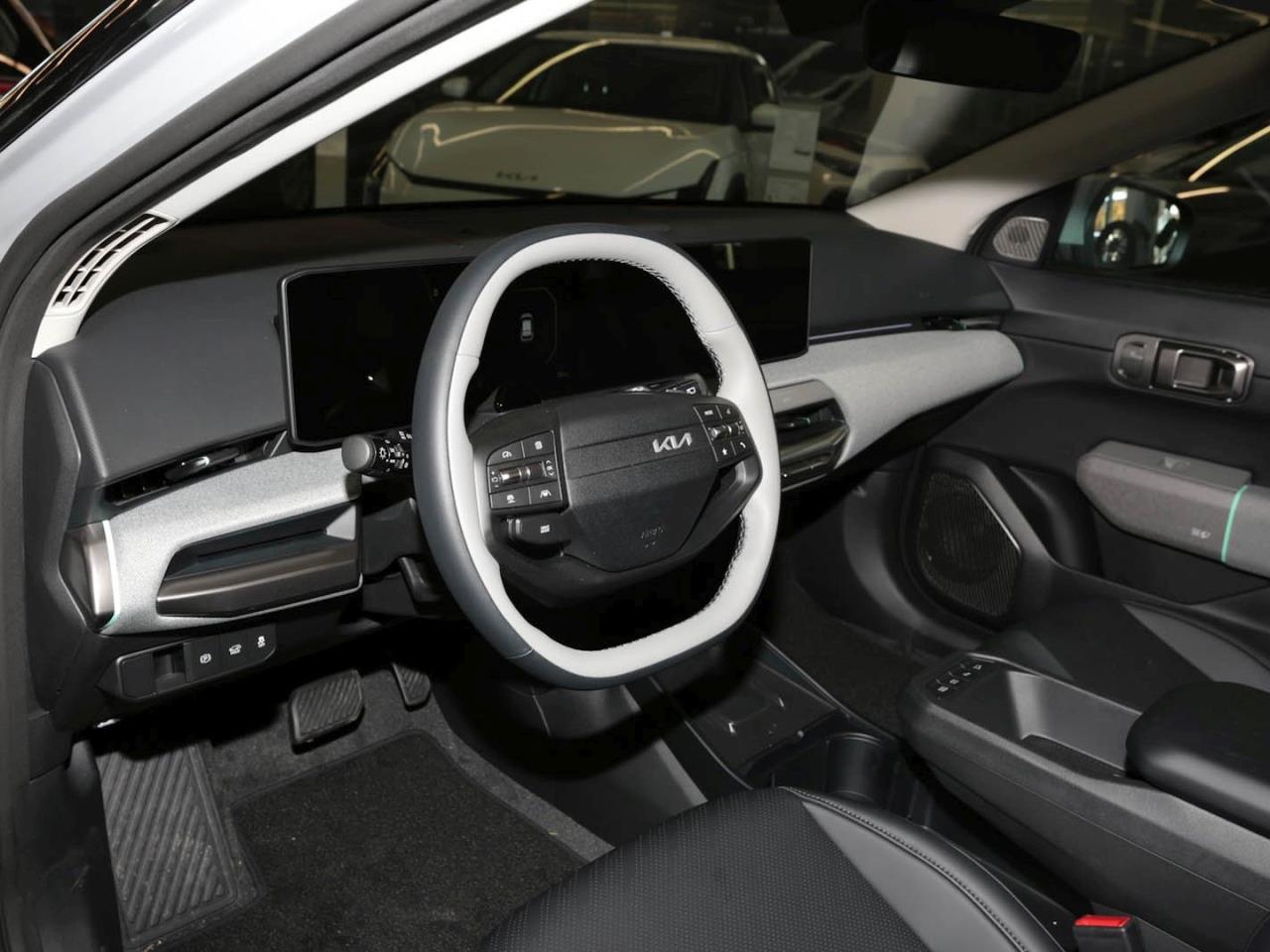 KIA EV4 81,4 kWh Earth Navi Schiebedach Sound-P 360°