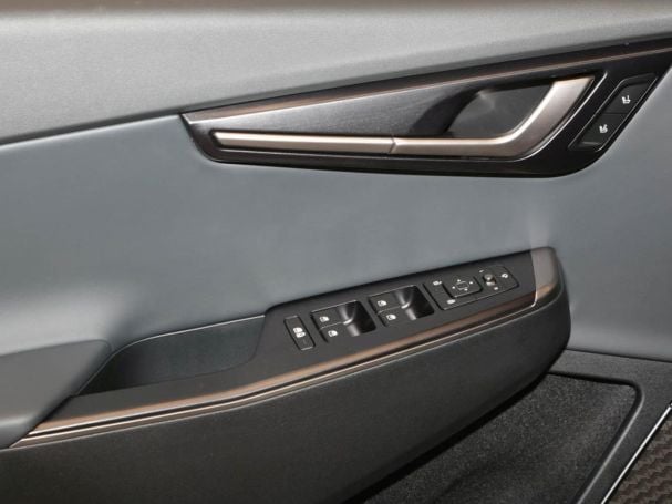 KIA EV6 84 kWh Earth Navi Klima HeadUp Kamera LED KIA EV6 84 kWh Earth Navi Klima HeadUp Kamera LED