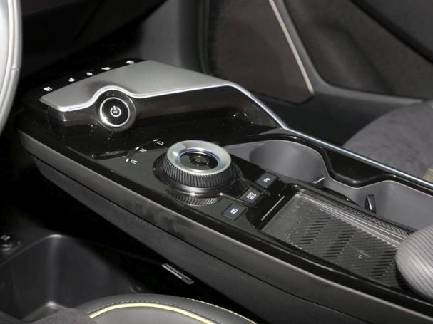 KIA EV6 GT 77.4 kWh AWD Navi Sitzklima Head-Up 360° KIA EV6 GT 77.4 kWh AWD Navi Sitzklima Head-Up 360°