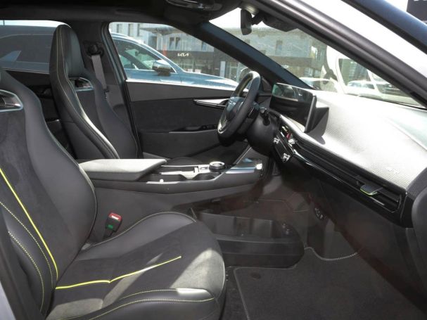 KIA EV6 GT 84 kWh AWD Navi HeadUp Schiebedach 360° KIA EV6 GT 84 kWh AWD Navi HeadUp Schiebedach 360°