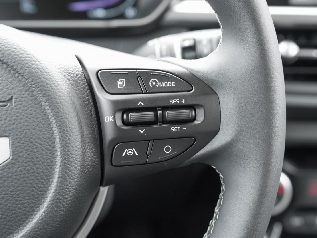 KIA Picanto 1.2 Spirit Navi Kamera Privacy Totwinkel KIA Picanto 1.2 Spirit Navi Kamera Privacy Totwinkel