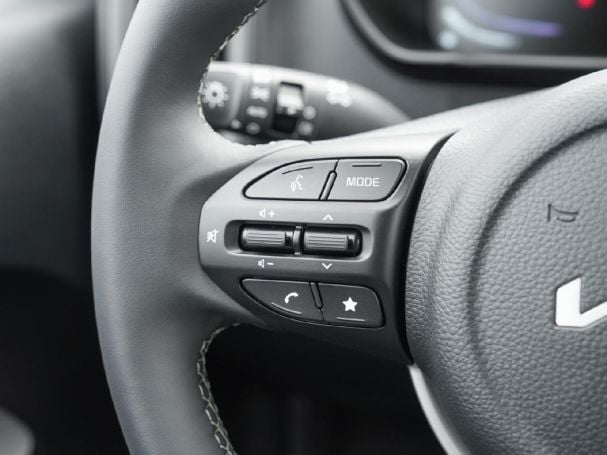 KIA Picanto 1.2 Spirit Navi Kamera Privacy Totwinkel KIA Picanto 1.2 Spirit Navi Kamera Privacy Totwinkel