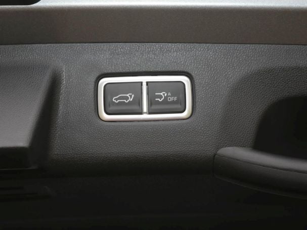 KIA Sorento 1.6T HEV AWD Platinum Navi HeadUp 360° KIA Sorento 1.6T HEV AWD Platinum Navi HeadUp 360°