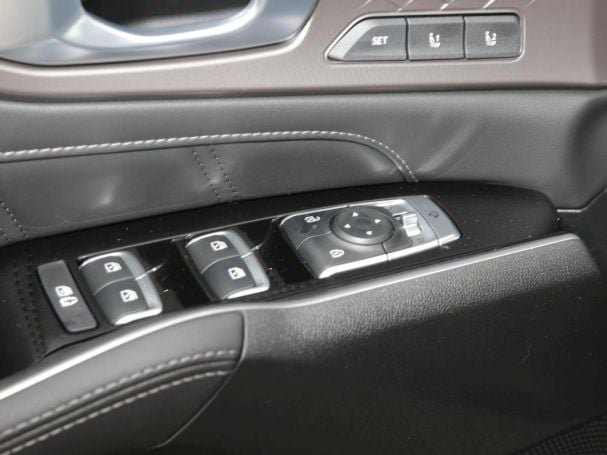 KIA Sorento 1.6T HEV AWD Platinum Navi HeadUp 360° KIA Sorento 1.6T HEV AWD Platinum Navi HeadUp 360°
