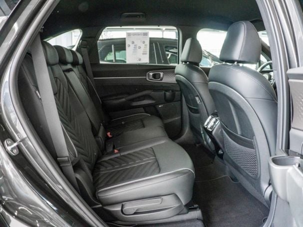 KIA Sorento 1.6T PHEV AWD Platinum Navi Head-UP KIA Sorento 1.6T PHEV AWD Platinum Navi Head-UP