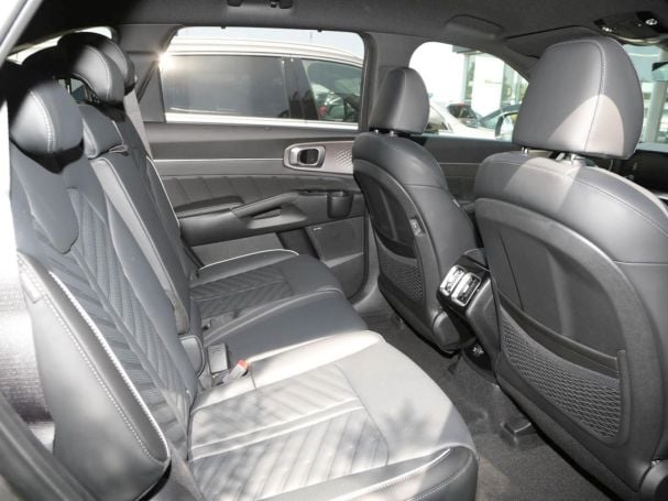 KIA Sorento 2.2 CRDi DCT AWD Platinum Navi HeadUp 360° KIA Sorento 2.2 CRDi DCT AWD Platinum Navi HeadUp 360°