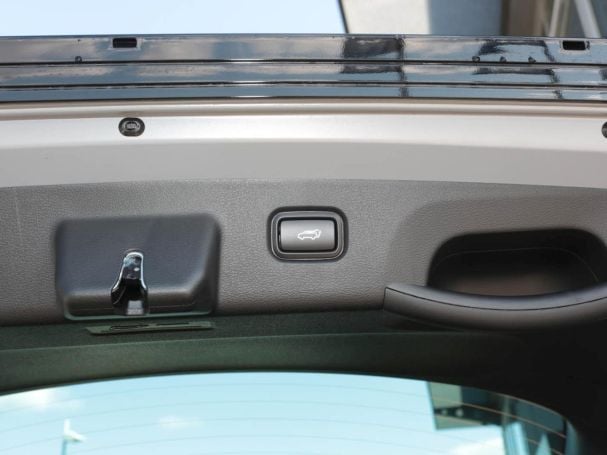 KIA Sportage 1.6T DCT AWD Spirit Panorama HUD 360°