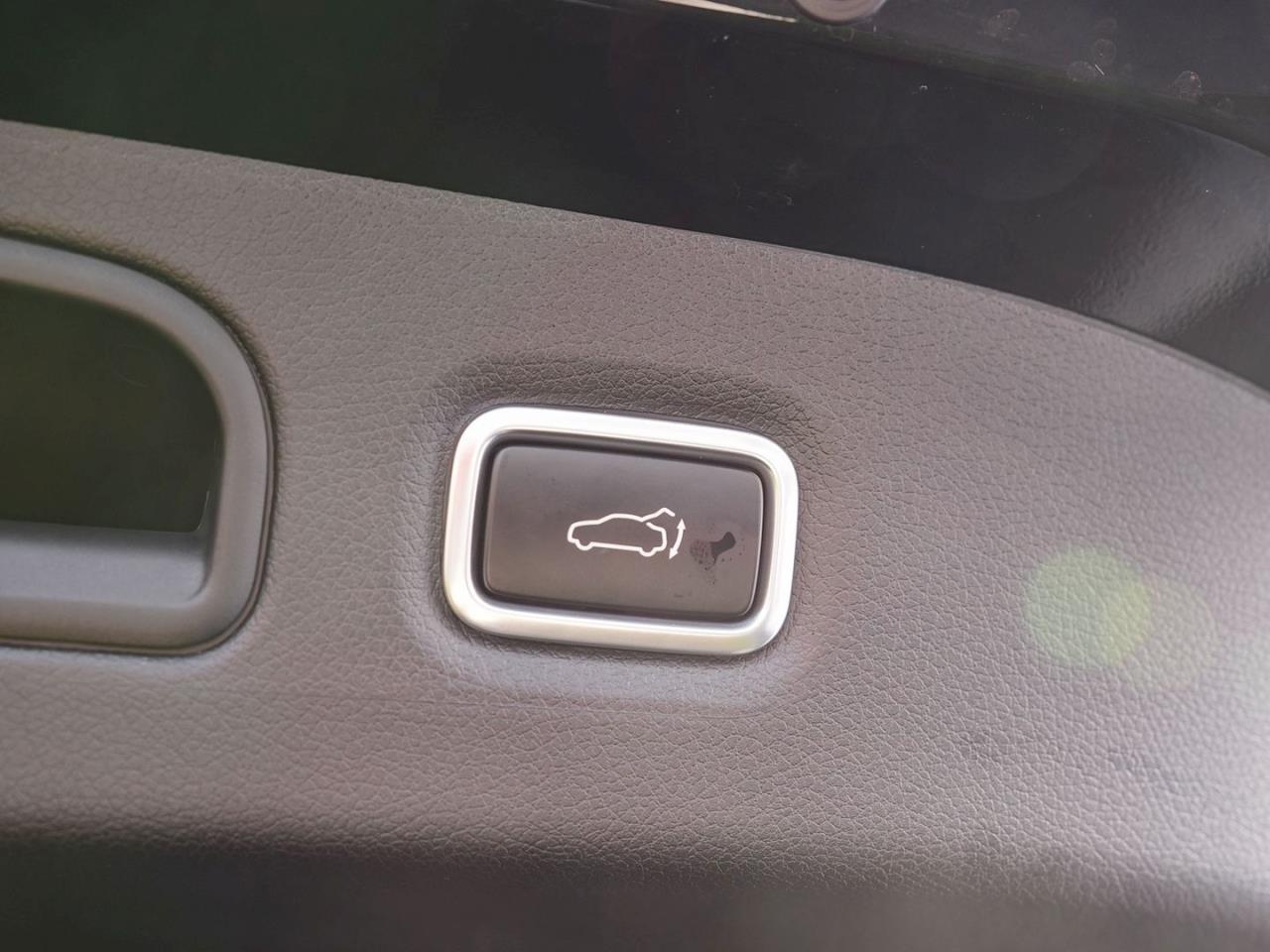 KIA Stinger 3.3 V6 T-GDI  4WD GT Schiebedach 360°