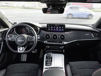 KIA Stinger 3.3 V6 T-GDI  4WD GT Schiebedach 360°