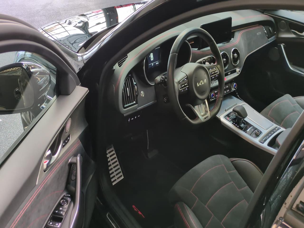 KIA Stinger 3.3 V6 T-GDI  4WD GT Schiebedach 360°