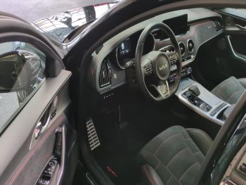 KIA Stinger 3.3 V6 T-GDI  4WD GT Schiebedach 360°