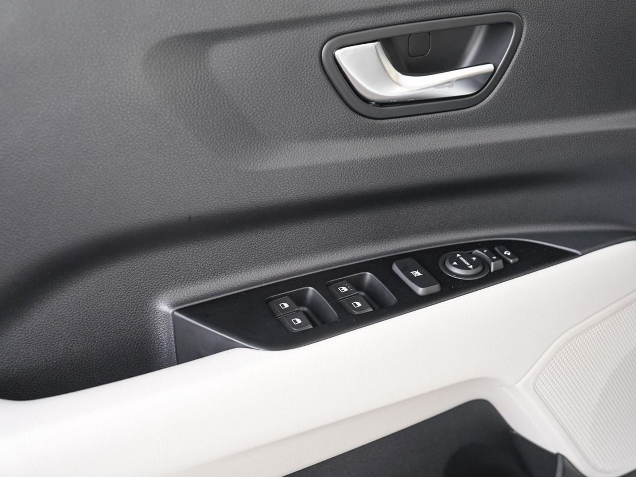 KIA Stonic 1.0T DCT GT-Line Kamera Lenkradheizung