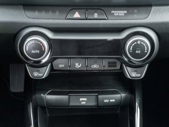 KIA Stonic 1.0T DCT Vision Navi Lenkradhzg Kamera