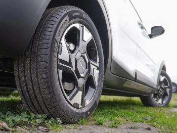 KIA Stonic 1.0T DCT Vision Kamera ACC SpurhalteP SHZ