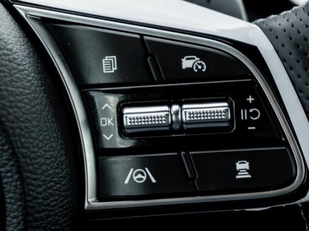 KIA XCeed 1.5T DCT GT-Line Navi Panorama Kamera ACC