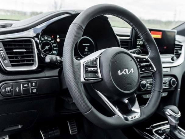 KIA XCeed 1.5T DCT GT-Line Navi Panorama Kamera ACC KIA XCeed 1.5T DCT GT-Line Navi Panorama Kamera ACC