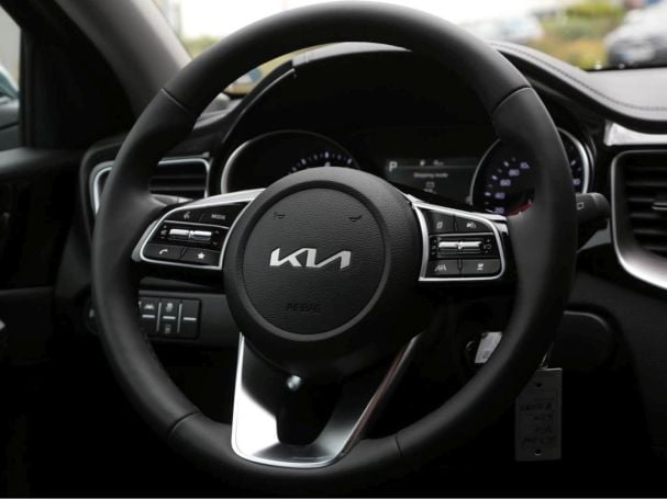 KIA XCeed 1.5T DCT Spirit Navi ACC Kamera SpurP LED KIA XCeed 1.5T DCT Spirit Navi ACC Kamera SpurP LED