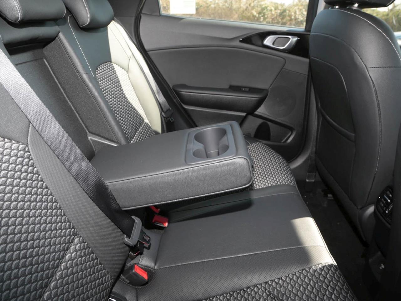 KIA XCeed 1.5T DCT Vision Navi Lenkradhzg Kamera ACC