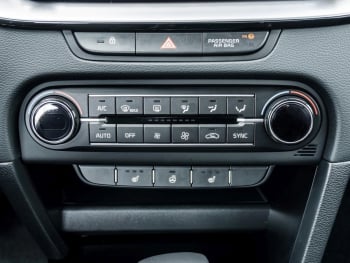 KIA XCeed 1.5T DCT Vision Navi Kamera SHZ ACC LED