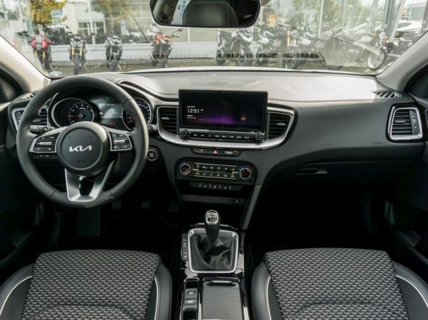 KIA XCeed 1.5T Spirit Navi Kamera Panorama Totwinkel KIA XCeed 1.5T Spirit Navi Kamera Panorama Totwinkel