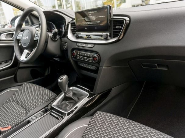 KIA XCeed 1.5T Spirit Navi Kamera Panorama Totwinkel KIA XCeed 1.5T Spirit Navi Kamera Panorama Totwinkel