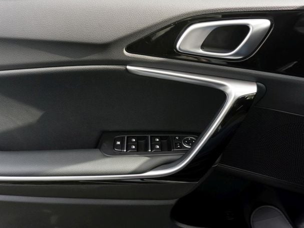 KIA XCeed 1.5T Spirit Navi Kamera Panorama Totwinkel KIA XCeed 1.5T Spirit Navi Kamera Panorama Totwinkel