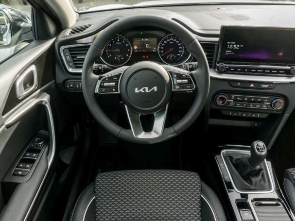 KIA XCeed 1.5T Spirit Navi Kamera Panorama Totwinkel KIA XCeed 1.5T Spirit Navi Kamera Panorama Totwinkel