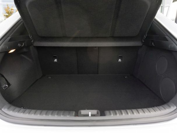 KIA XCeed 1.5T Spirit Navi Kamera Panorama Totwinkel KIA XCeed 1.5T Spirit Navi Kamera Panorama Totwinkel
