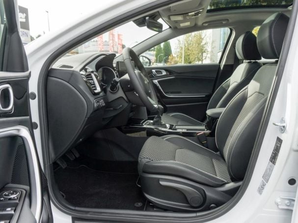 KIA XCeed 1.5T Spirit Navi Kamera Panorama Totwinkel KIA XCeed 1.5T Spirit Navi Kamera Panorama Totwinkel