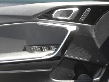 KIA Xceed 1.6 T-GDI Platinum  Panorama JBL ACC Kamera