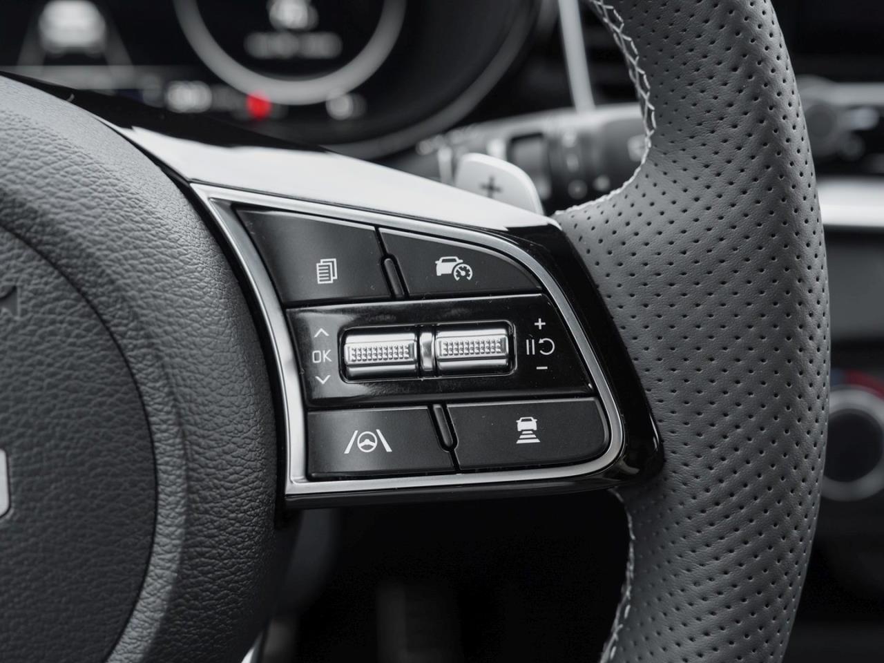 KIA XCeed 1.6T DCT GT-Line Memory Kamera Klima