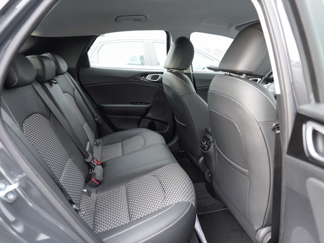 KIA XCeed 1.6T DCT Spirit Navi Kamera SHZ-Fond