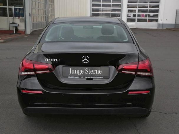 Mercedes-Benz A 180 d Limousine Style MBUXNavi+ Kamera AHK Mercedes-Benz A 180 d Limousine Style MBUXNavi+ Kamera AHK