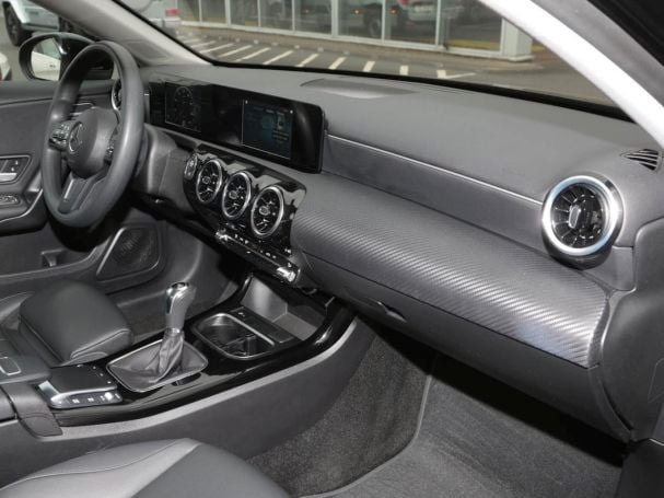 Mercedes-Benz A 180 d Limousine Style MBUXNavi+ Kamera AHK Mercedes-Benz A 180 d Limousine Style MBUXNavi+ Kamera AHK