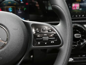 Mercedes-Benz A 180 d Limousine MBUXNavi+ Tempomat SpurH
