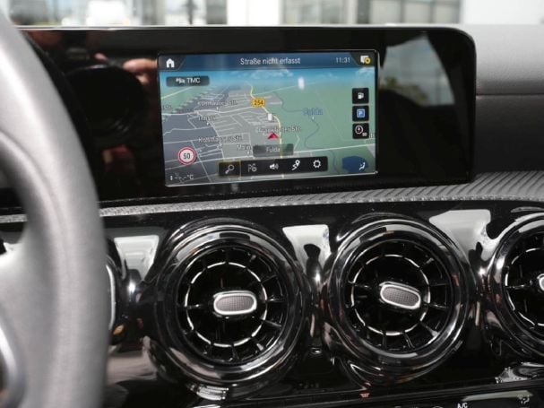 Mercedes-Benz A 180 d Limousine MBUXNavi+ Tempomat SpurH Mercedes-Benz A 180 d Limousine MBUXNavi+ Tempomat SpurH