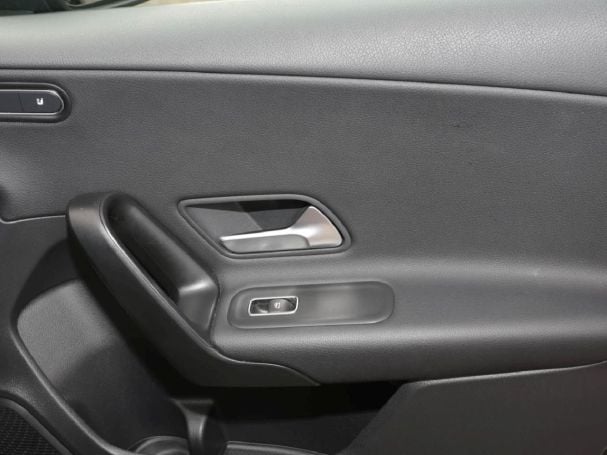 Mercedes-Benz A 180 d Limousine MBUXNavi+ Tempomat SpurH Mercedes-Benz A 180 d Limousine MBUXNavi+ Tempomat SpurH