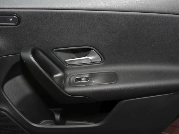 Mercedes-Benz A 180 d Limousine MBUX Navigation+ SpurH