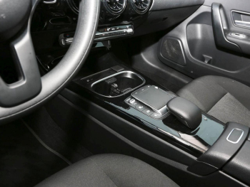 Mercedes-Benz A 180 d Limousine MBUX Navigation+ SpurH