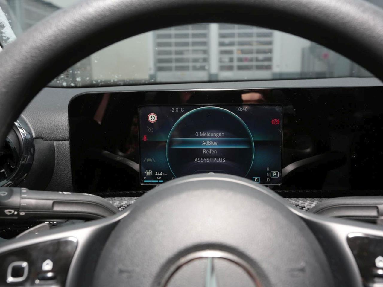 Mercedes-Benz A 180 d Limousine MBUX Navigation+ SpurH