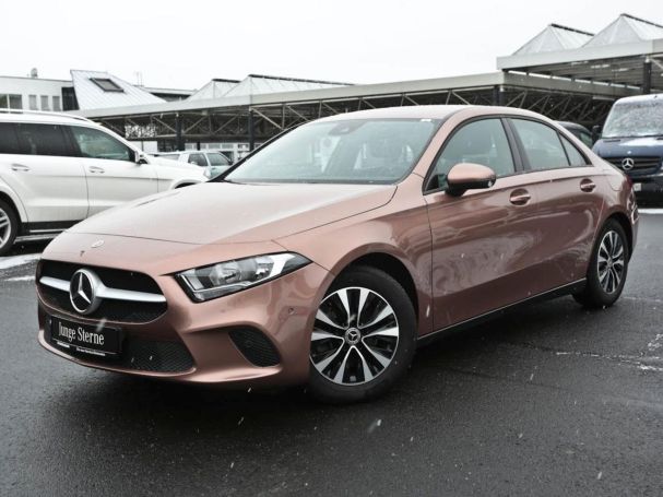 Mercedes-Benz A 180 d Limousine MBUX Navigation+ SpurH